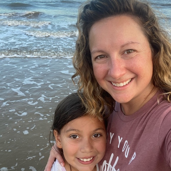 Meet your Posher, Meredith - Picture 3 of 7